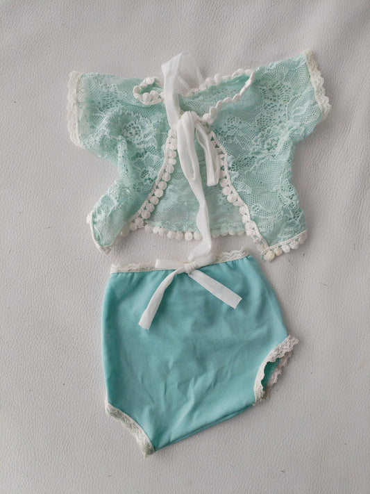 Newborn girl lace outfit